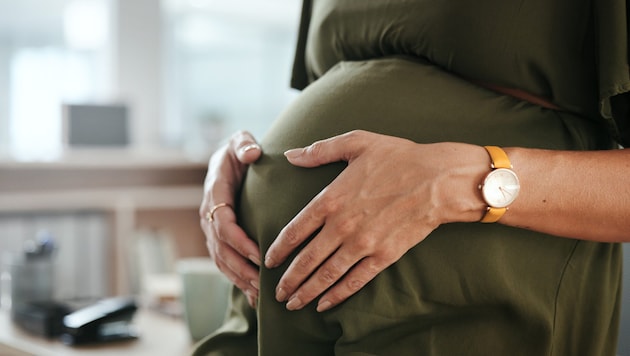 Egy új tanulmány szerint a terhesség öregít - legalábbis átmenetileg. (Bild: stock.adobe.com - Malambo C/peopleimages.com)