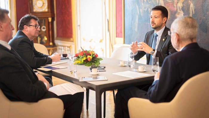 In Van der Bellens Büro fand auch das gemeinsame ausführliche Gespräch mit der „Krone“ und der ...