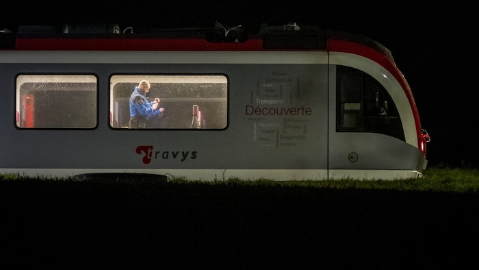 Die Opfer wurden vier Stunden in dem Zug festgehalten.