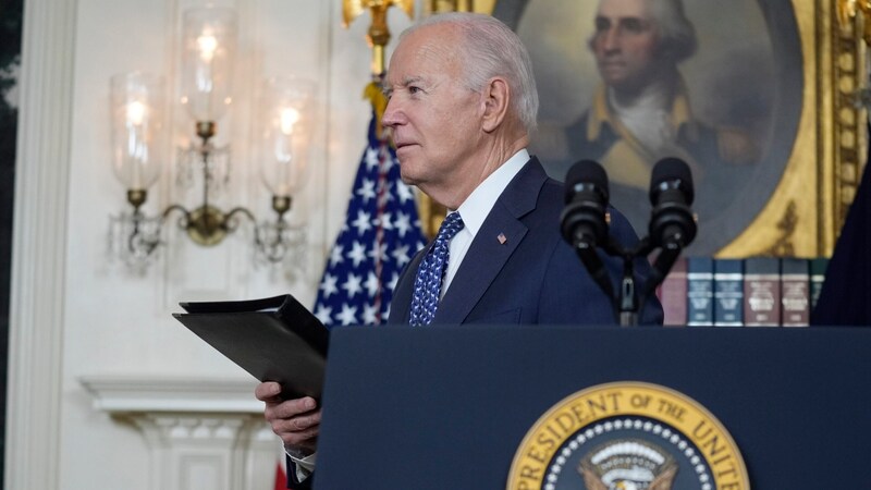 Joe Biden amerikai elnök szigorít Kínával szembeni álláspontján kereskedelmi kérdésekben. (Bild: AP)