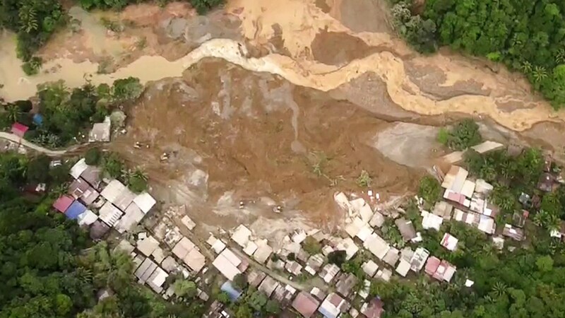 Heyelan Salı akşamı bir altın madeni yakınlarında meydana geldi. (Bild: AFP)