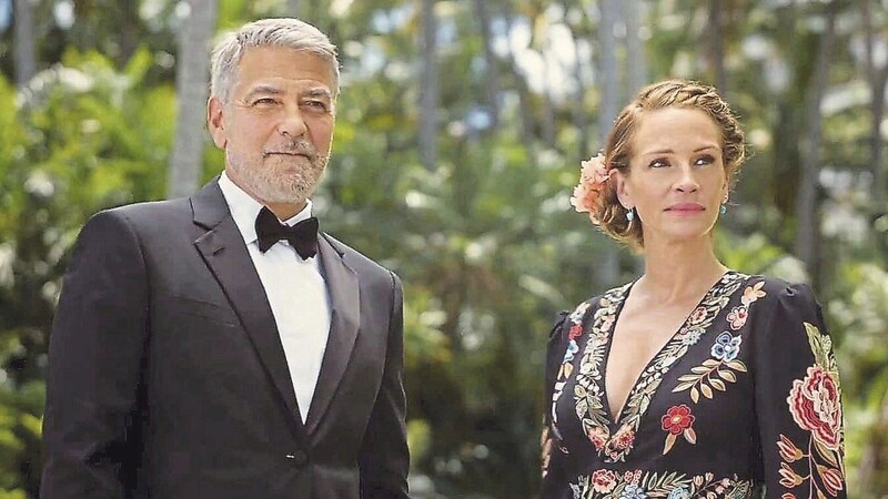 Julia Roberts und George Clooney in „Ticket ins Paradies“. (Bild: Universal Pictures)