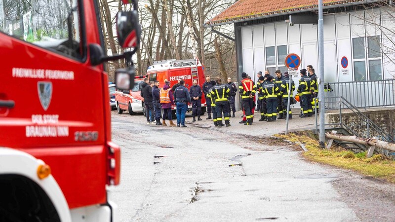 Mehr als 100 Helfer von Feuerwehr und Polizei waren an der Suchaktion beteiligt. (Bild: Pressefoto Scharinger © Daniel Scharinger)