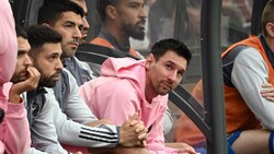 Messi blieb 90 Minuten auf der Bank  (Bild: APA/AFP/Peter PARKS)