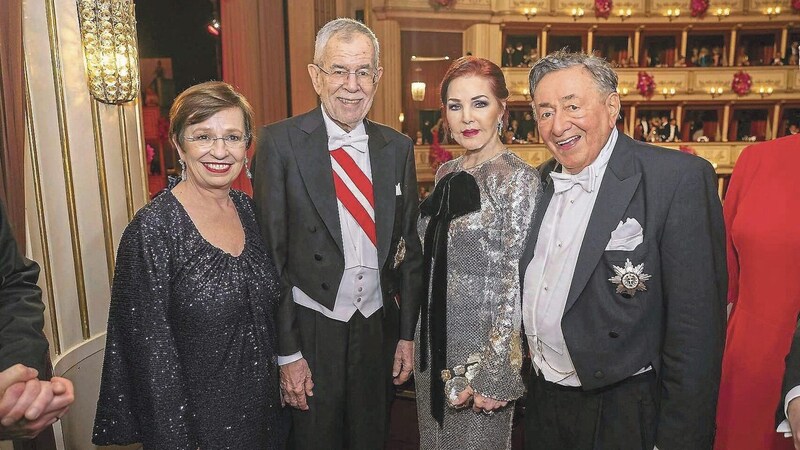 Richard Lugner mit Presley zu Gast bei Bundespräsident Alexander Van der Bellen und Ehefrau Doris Schmidauer. (Bild: Andreas Tischler / Vienna Press)