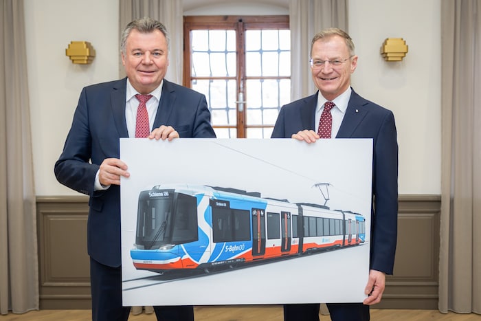 Landeshauptmann Thomas Stelzer und Infrastruktur-Landesrat Günther Steinkellner präsentierten ...
