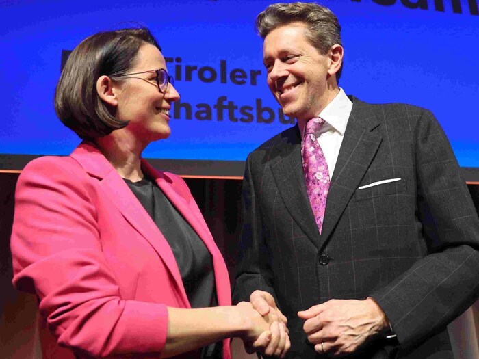 Chamber of Commerce President Harald Mahrer congratulated the winner.