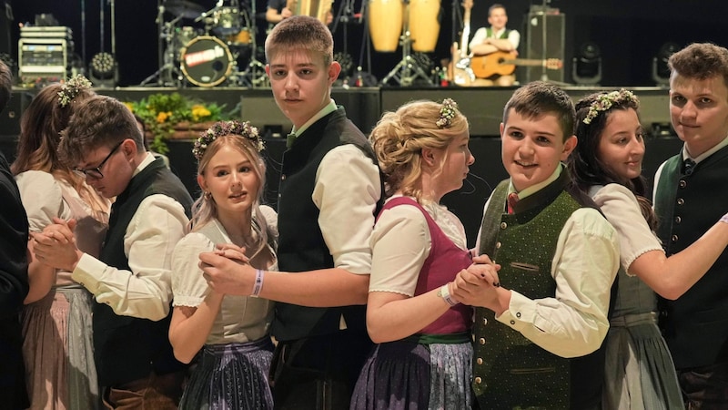 Letzte Proben für die Polonaise (Bild: Sepp Pail)