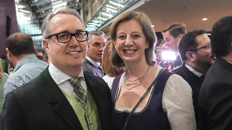 Landesrätin Barbara Eibinger-Miedl mit Mann Marco (Bild: Sepp Pail)