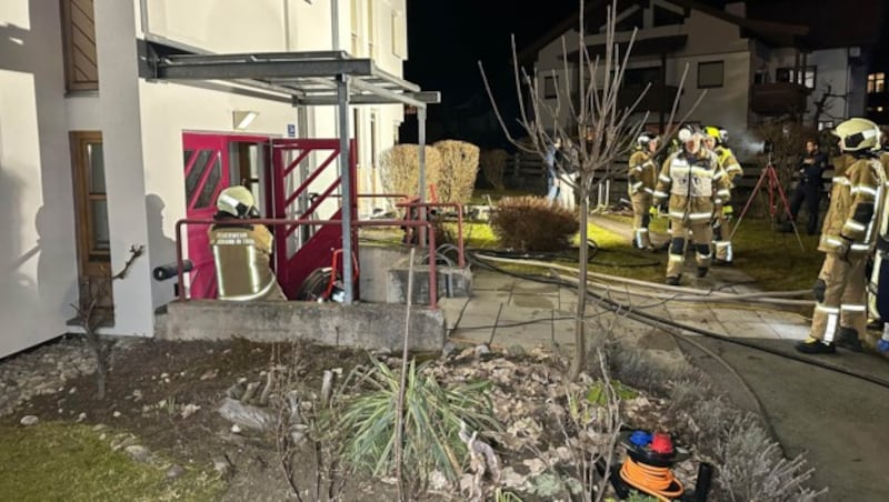 Rund 50 Florianijünger standen im Einsatz. (Bild: zoom.tirol)