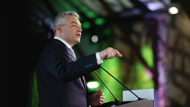 Karl Nehammer ideově vybičoval štýrskou ÖVP k vyčerpávajícímu volebnímu roku. (Bild: APA/ERWIN SCHERIAU)