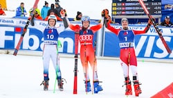 Alexander Steen Olsen, Marco Odermatt und Manuel Feller (von li. nach re.) jubeln in Bansko. (Bild: GEPA pictures)