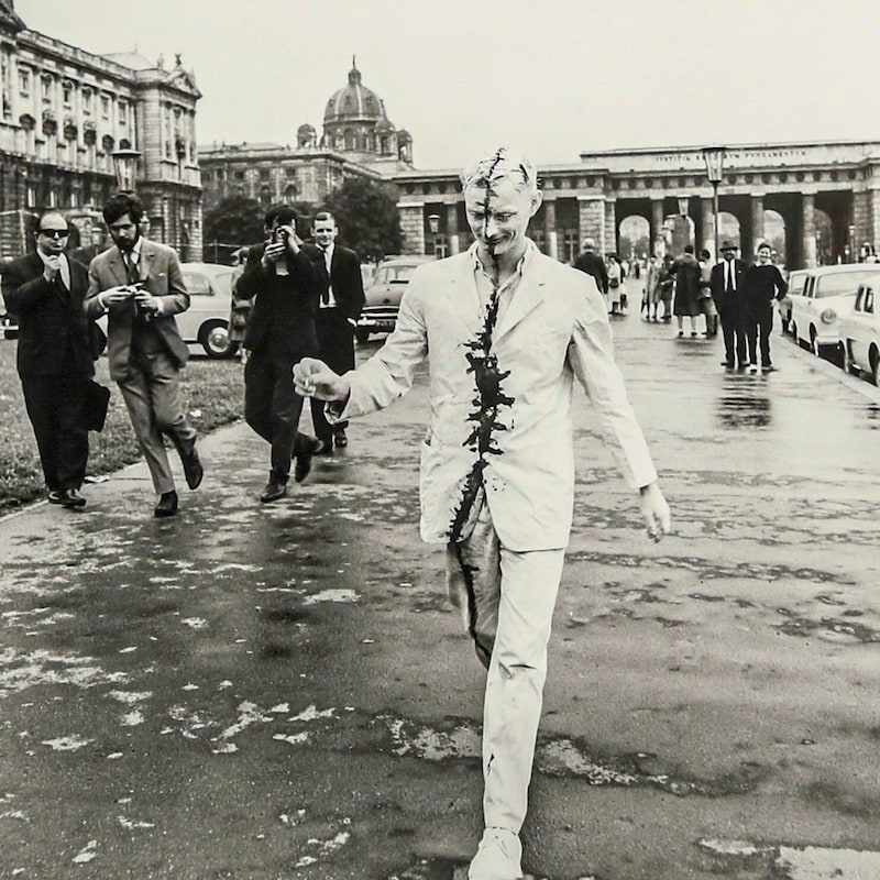 Günter Brus' "Viennese Walk" (Bild: Bruseum)