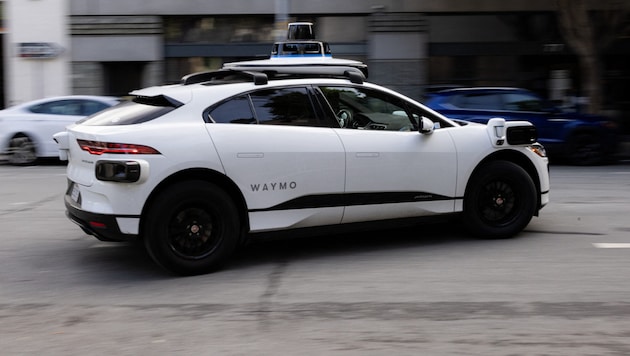 Ein selbstfahrendes Taxi der Google-Schwesterfirma Waymo (Bild: AFP )