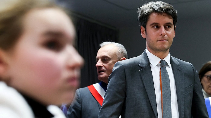 Premier Francji Gabriel Attal jest przekonany, że ograniczenie wiekowe zostanie wprowadzone.