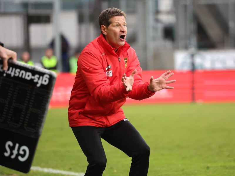 Austria Lustenau-Coach Andy Heraf fieberte von der Seitenlinie aus mit. (Bild: GEPA)