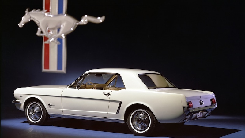 Mit 680.992 verkauften Einheiten im Modelljahr 1964 ½ (bis September 1964) und 1965 gilt der Mustang bis heute als erfolgreichste Modelleinführung in den USA. (Bild: Ford)