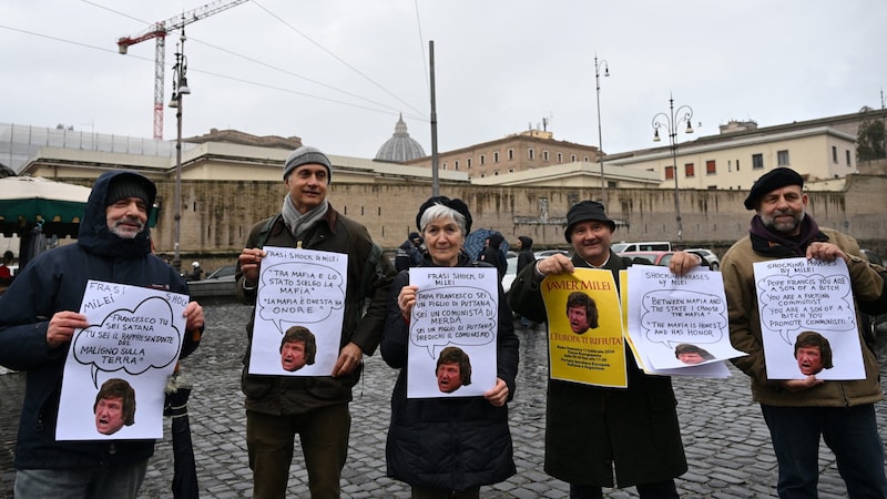 Protest gegen Mileis Besuch (Bild: AFP)