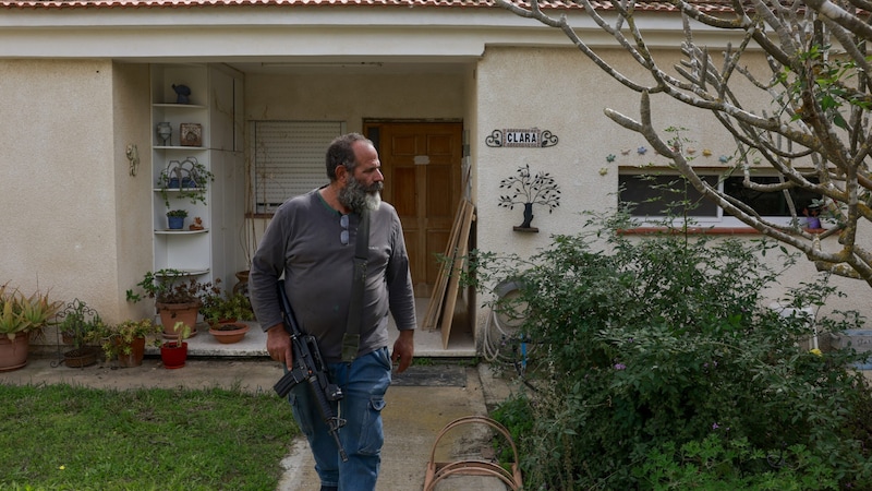 Aus diesem Haus im Kibbuz Nir Yitzhak im Süden Israels wurden die beiden israelisch-argentinischen Männer vor mehr als vier Monaten entführt. (Bild: AFP)