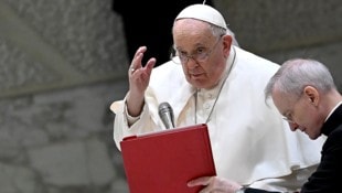 Der erkrankte Papst sandte eine Botschaft an die Künstler, die bei der Sonntagsmesse im Vatikan verlesen wurde (Bild: APA/AFP/Filippo MONTEFORTE)