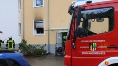 Verrußung rund ums Fenster der Wohnung, in der das Feuer ausbrauch. (Bild: laumat)