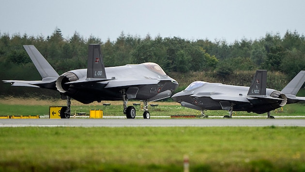 The Netherlands is an important supplier of spare parts for the Israeli Air Force's F-35 fighter jets (pictured here: examples from the Danish army). (Bild: APA/AFP/Ritzau Scanpix/Bo Amstrup)