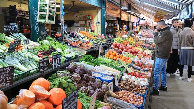 Mehr Ramschläden und weniger Lebensmittelstände, dabei ist das Angebot streng geregelt. (Bild: Tomschi)