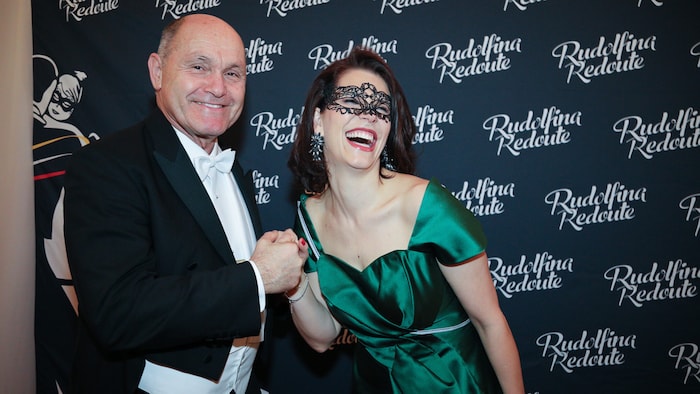 Wolfgang Sobotka mit Ministerin Karoline Edtstadler: Der 68-jährige Niededrösterreicher kann auch charmant sein.
