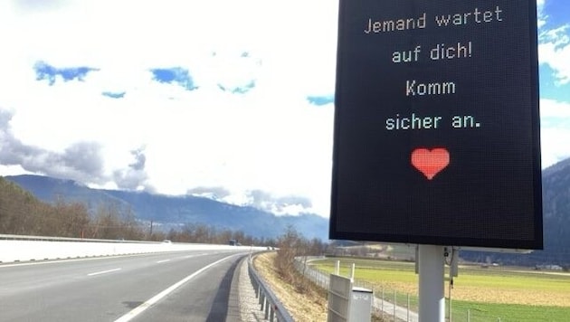 Im Tiroler Oberland sind die Botschaften auch zu sehen. (Bild: Asfinag)