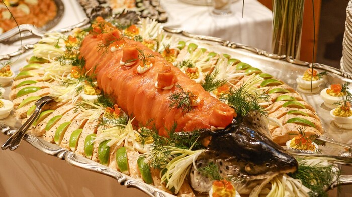 Traditionelles Plattenlegen beherrschen heutzutage nur mehr wenige Köche.