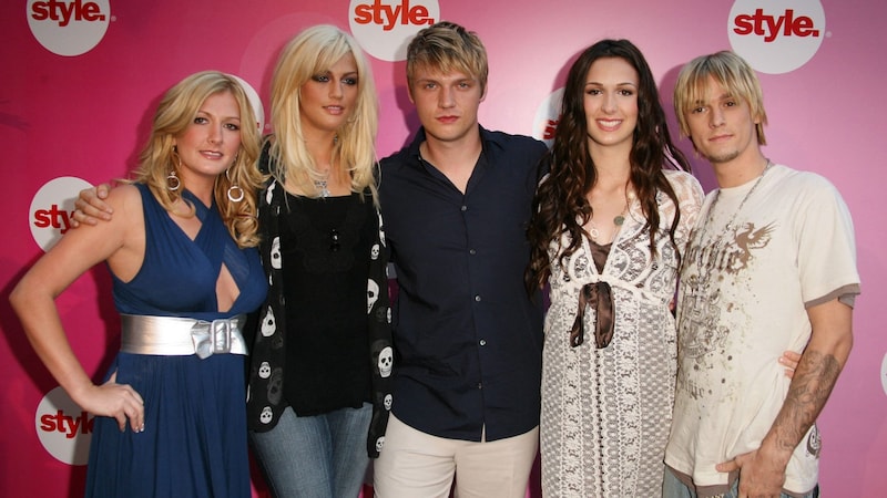 Nick Carter (Mitte) mit seinen Geschwistern Bobbie Jean, Leslie, Angel und Aaron Carter (von links) (Bild: APA/Chad Buchanan / Getty Images North America / AFP)