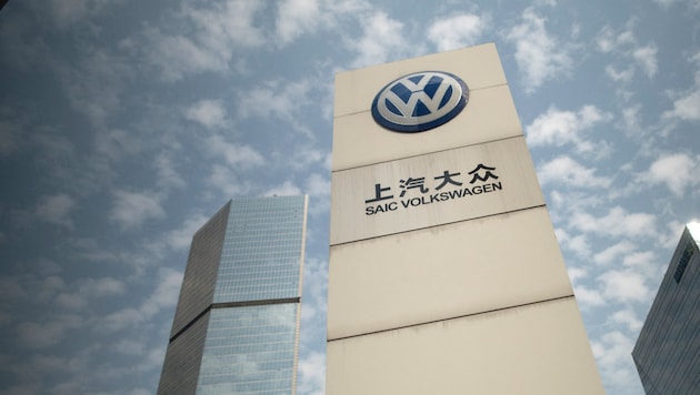 A VW a kínai SAIC vállalattal működik együtt Hszincsiang tartományban. (Bild: AFP)