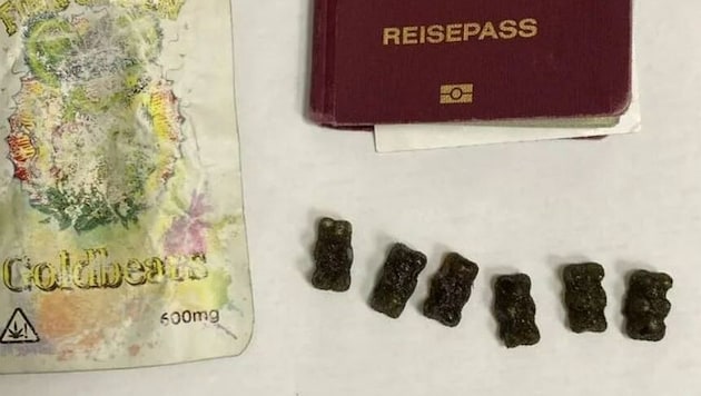 Bu esrarla aşılanmış jelibonlar bir Alman'ın valizinde bulundu. (Bild: Telegram/customs_rf)