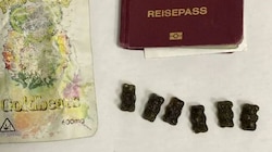 Diese mit Cannabis versetzten Gummibären wurden im Gepäck eines Deutschen gefunden. (Bild: Telegram/customs_rf)