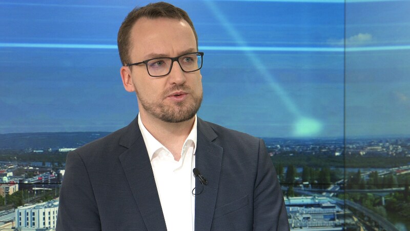 Jan Kluge z agentury Agenda Austria (Bild: krone.tv)