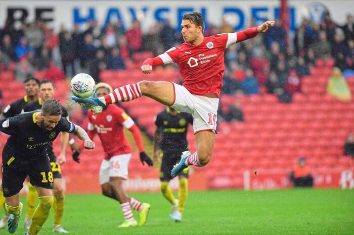 „Pipo“ lief 41-mal für Barnsley in England auf.