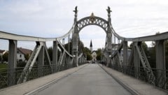 Eine Brücke soll zwischen Betroffenen und Hilfsangeboten geschlagen werden. (Bild: Tröster Andreas)