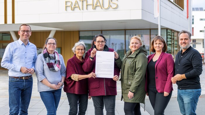 Reichten die Bewerbung von Oberndorf ein: Georg Djundja, Nicole Höpflinger, Brigitta Brown, ...