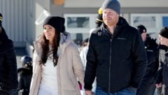 Herzogin Meghan und Prinz Harry verbrachten den Valentinstag auf der Piste - und lächelten die Kritik der letzten Tage einfach weg. (Bild: APA/Getty Images via AFP/GETTY IMAGES/Andrew Chin)