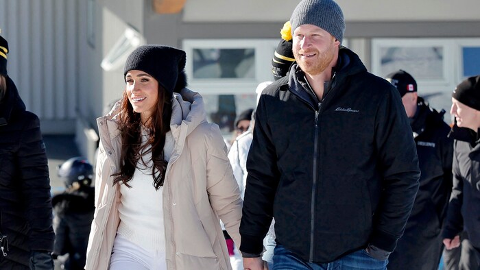 Herzogin Meghan und Prinz Harry verbrachten den Valentinstag auf der Piste - und lächelten die ...
