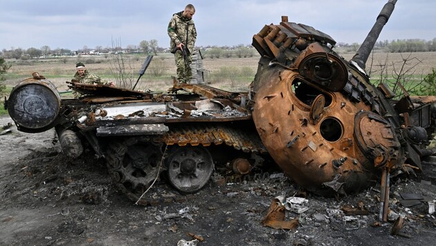Rosja wysłała do walki bardzo stary sprzęt wojskowy - ale stare zapasy kurczą się. (Bild: APA/AFP/Genya SAVILOV)