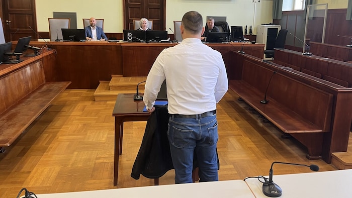 The accused 39-year-old in front of Judge Birgit Borns