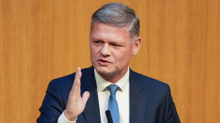 ÖVP-Fraktionsführer Andreas Hanger schießt sich auf die FPÖ ein.