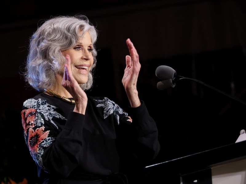 Jane Fonda findet J.Los Turteleien übertrieben. (Bild: APA/Getty Images via AFP/GETTY IMAGES/Jesse Grant)