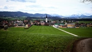 Die Flachgauer Gemeinde Köstendorf beschäftigt nicht nur der geplante Zugtunnel, ein Nahversorger soll endlich kommen (Bild: Roittner Felix)