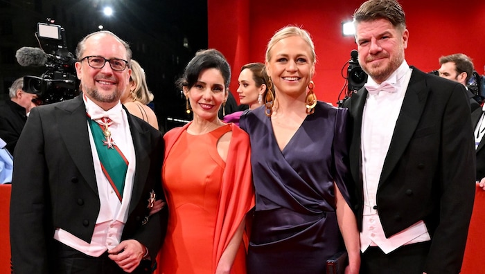 Foreign Minister Alexander Schallenberg (left) and his Finnish counterpart Elina Valtonen (3rd ...