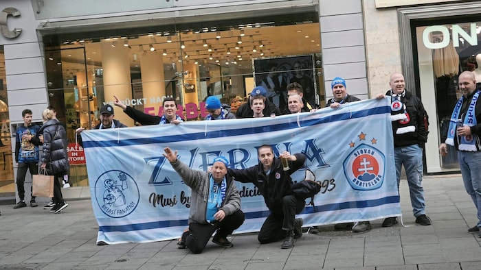 Bratislava zeigt Flagge.