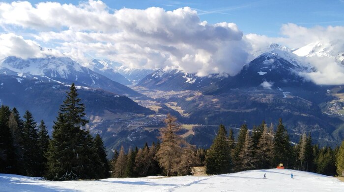Im Aufstieg und bei der Einkehr selbst hat man einen tollen Blick ins Stubaital.