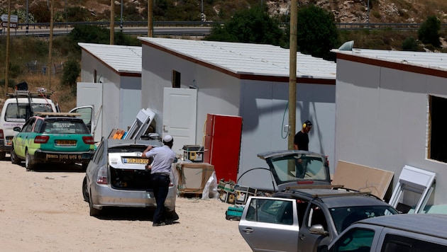 An "outpost" under construction in the West Bank (Bild: APA/AFP/Menahem KAHANA)