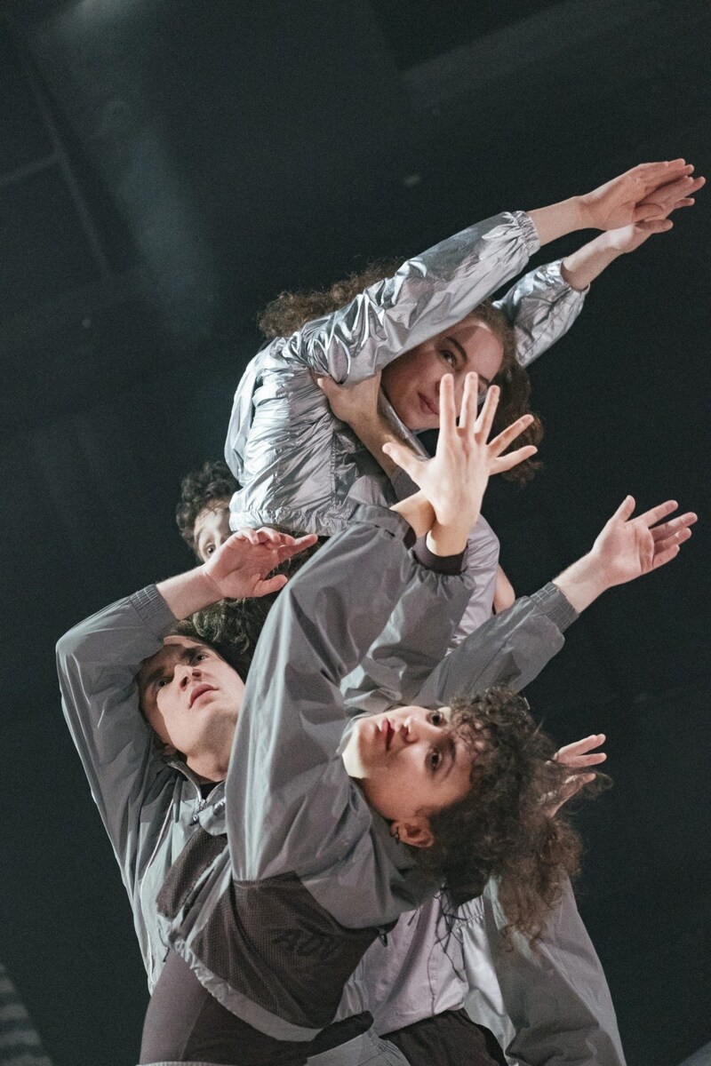 Starke Ensembleleistung der jungen Akteure (Bild: Clara Wildberger)